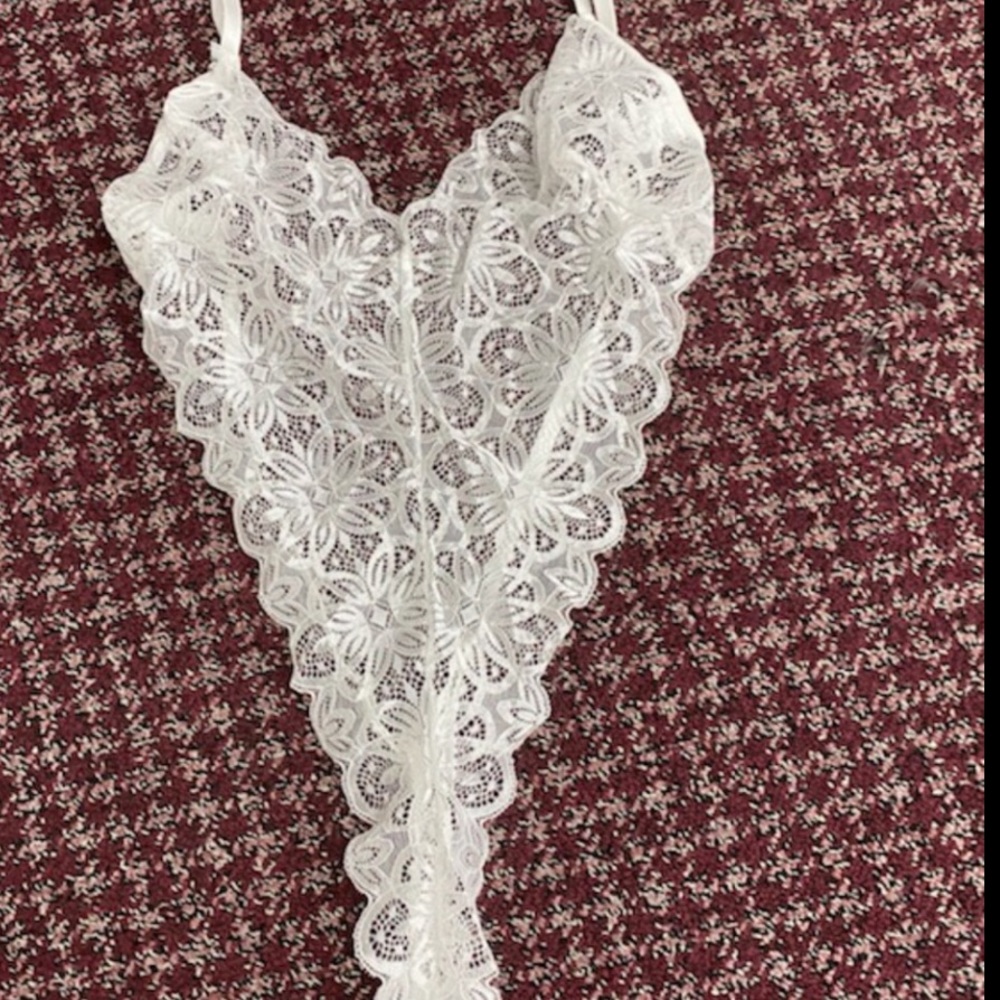Beautiful Satin Smooth Lace and Meshed Skirt - Picture 4 of 8